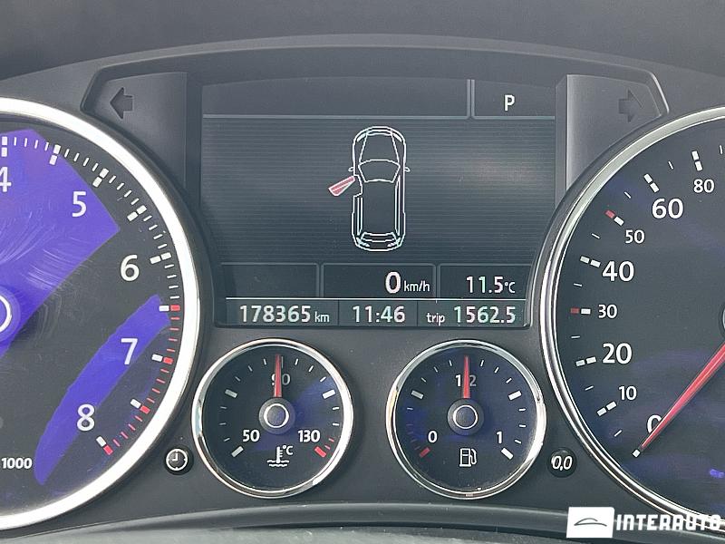 Volkswagen Touareg 18 automobil-interauto