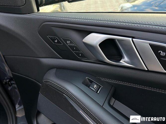 BMW X5 4.5e 40 interauto-car