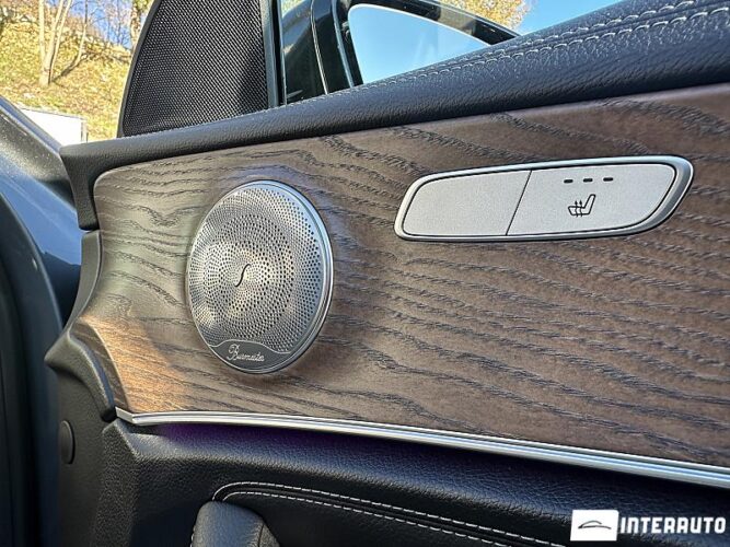 Mercedes E 220 57 interauto-car