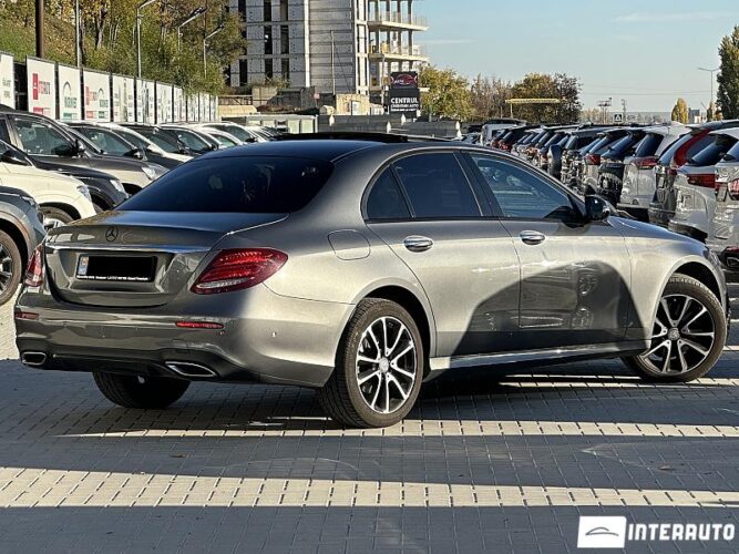 Mercedes E 220 38 interauto-car