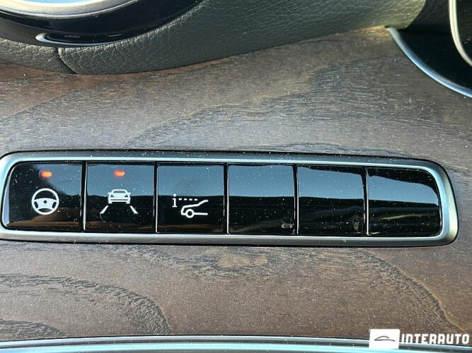 Mercedes E 220 58 interauto-car