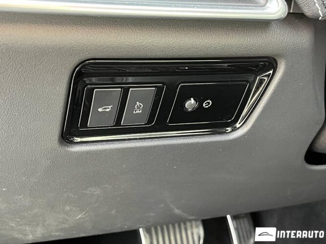 Jaguar F-Pace 53 interauto-car