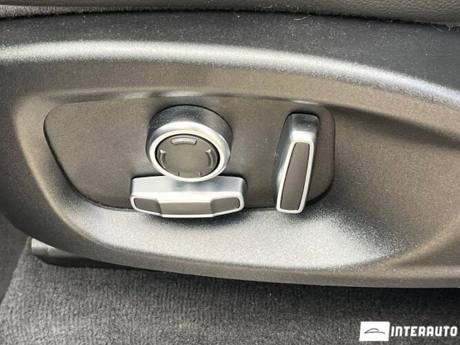 Jaguar F-Pace 54 interauto-car