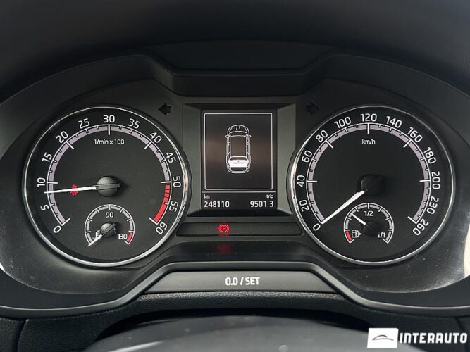 Skoda Octavia 40 interauto-car