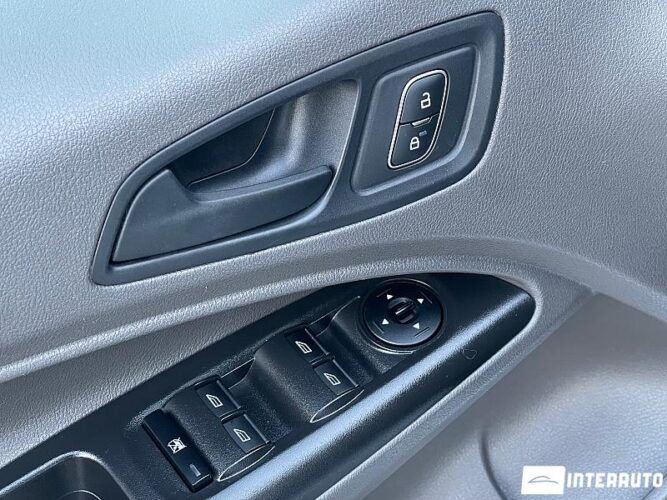 Ford Tourneo Connect 31 interauto-car