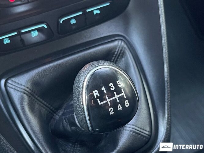Ford Tourneo Connect 36 interauto-car