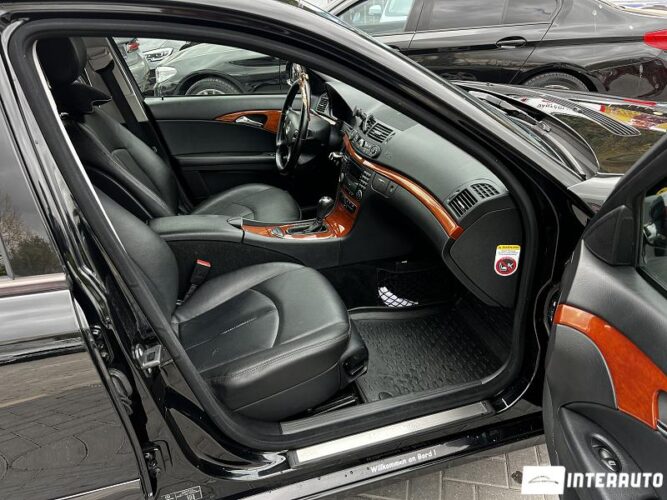 Mercedes E 200 32 interauto-car