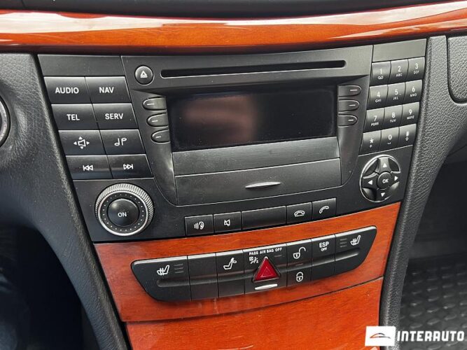 Mercedes E 200 38 interauto-car