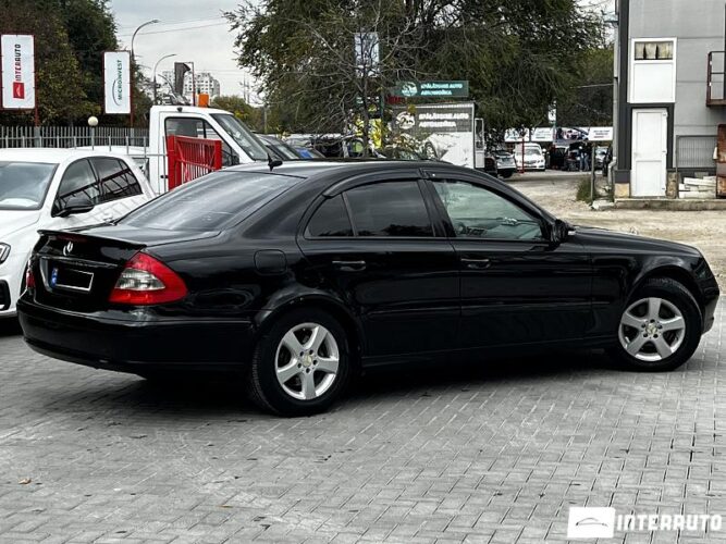 Mercedes E 200 30 interauto-car