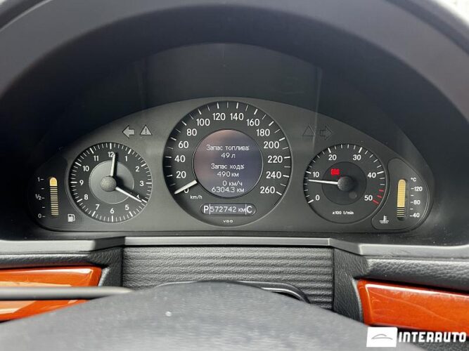 Mercedes E 200 36 interauto-car