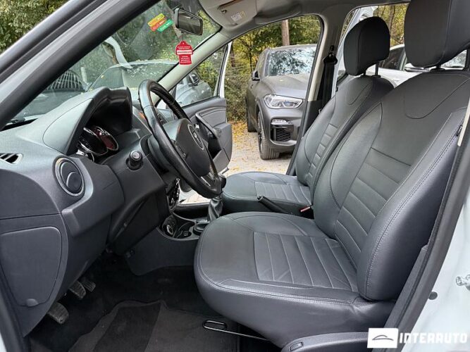 Dacia Duster 32 interauto-car