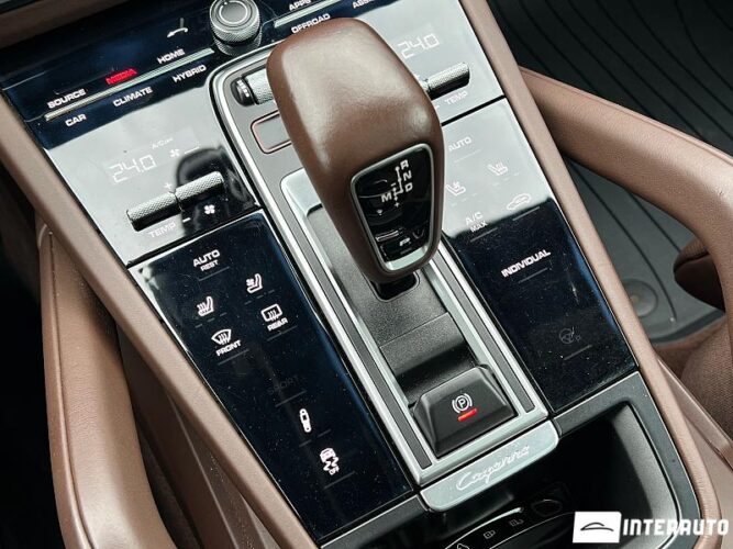 Porsche Cayenne E-Hybrid 59 interauto-car