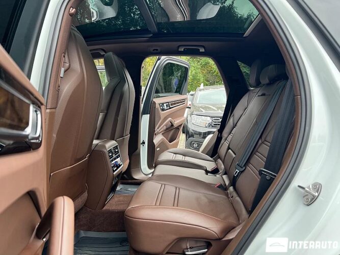 Porsche Cayenne E-Hybrid 63 interauto-car