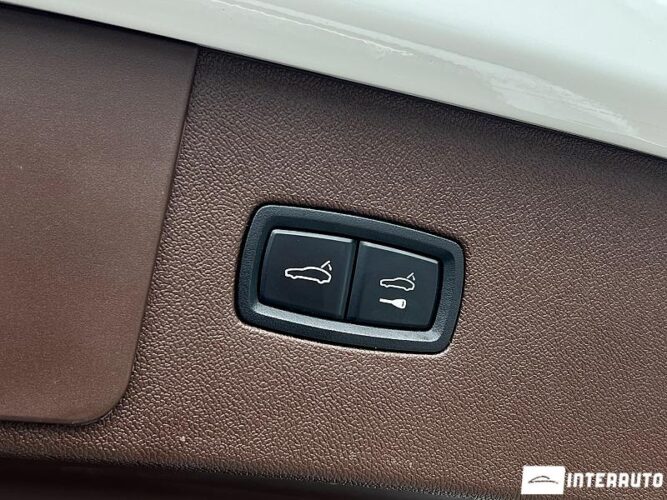 Porsche Cayenne E-Hybrid 65 interauto-car