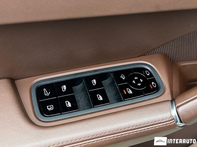 Porsche Cayenne E-Hybrid 49 interauto-car