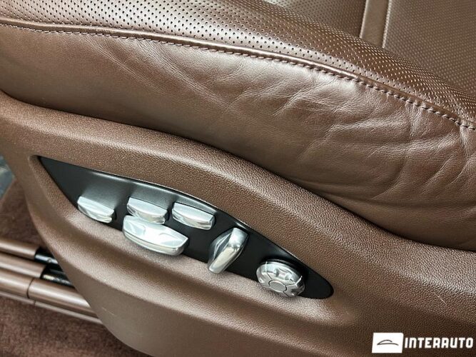 Porsche Cayenne E-Hybrid 47 interauto-car