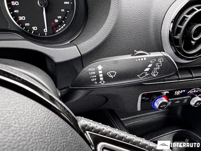 Audi A3 E-tron 42 interauto-car