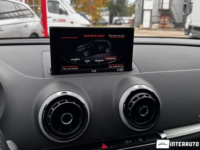 Audi A3 E-tron 35 interauto-car