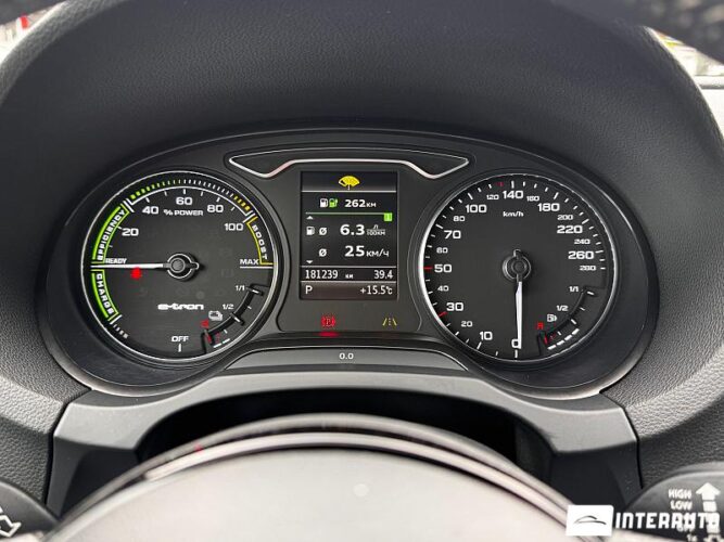 Audi A3 E-tron 34 interauto-car