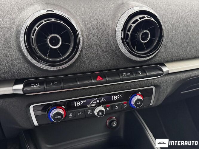 Audi A3 E-tron 36 interauto-car