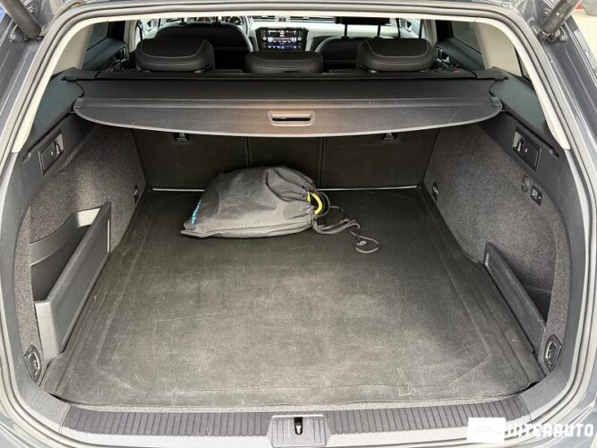 Volkswagen Passat GTE 52 interauto-car