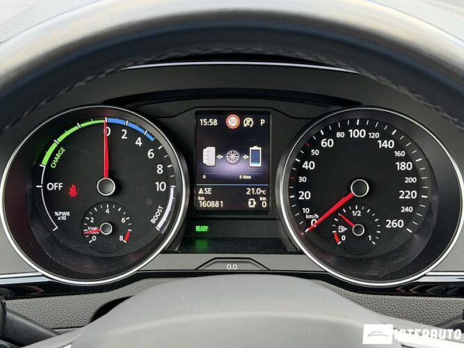 Volkswagen Passat GTE 44 interauto-car