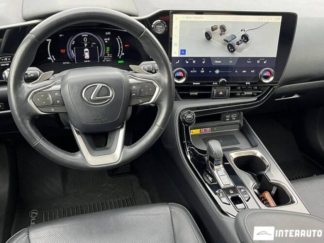 Lexus NX 450H+ 38 interauto-car