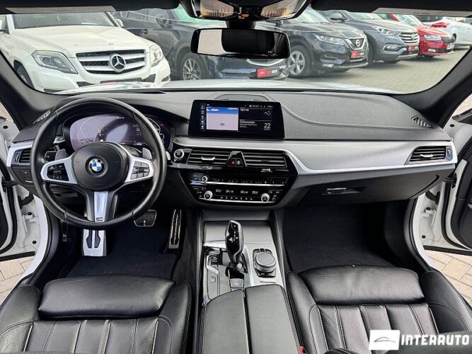 BMW 530e 43 interauto-car