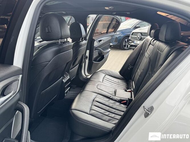 BMW 530e 51 interauto-car