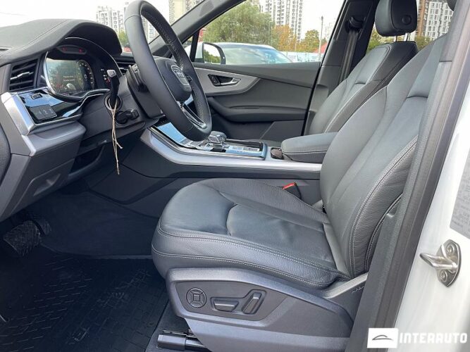 Audi Q7 38 interauto-car