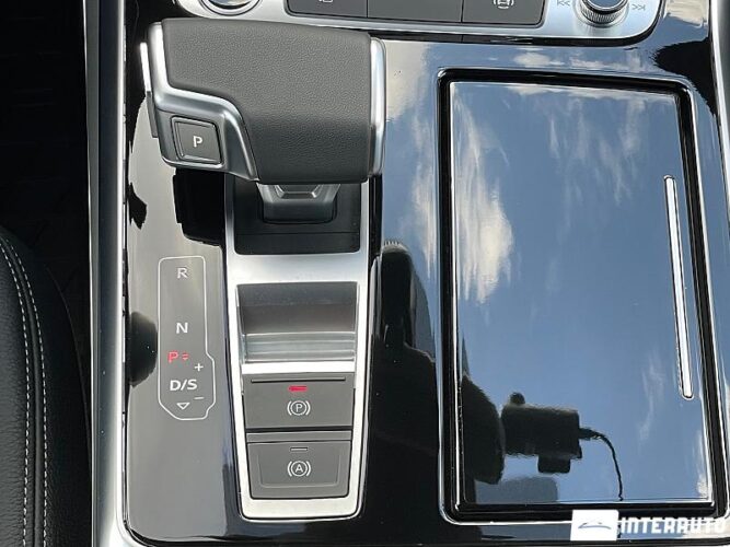 Audi Q7 49 interauto-car