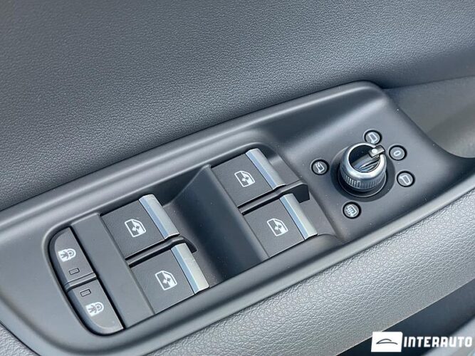 Audi Q7 40 interauto-car