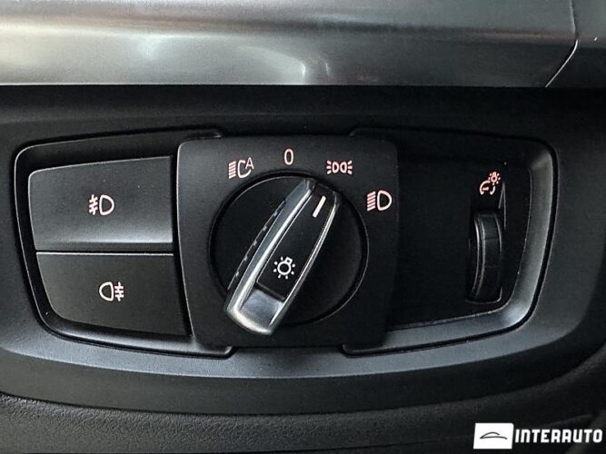 BMW X5 4.0e 48 interauto-car