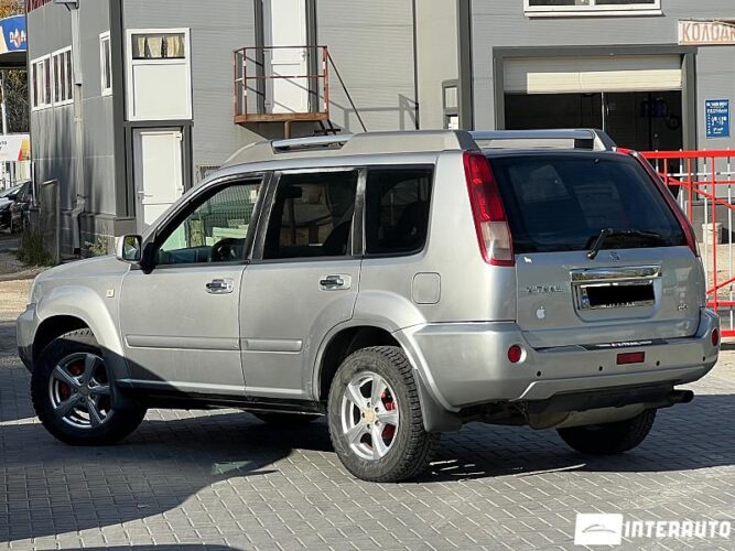 Nissan X-Trail 28 interauto-car