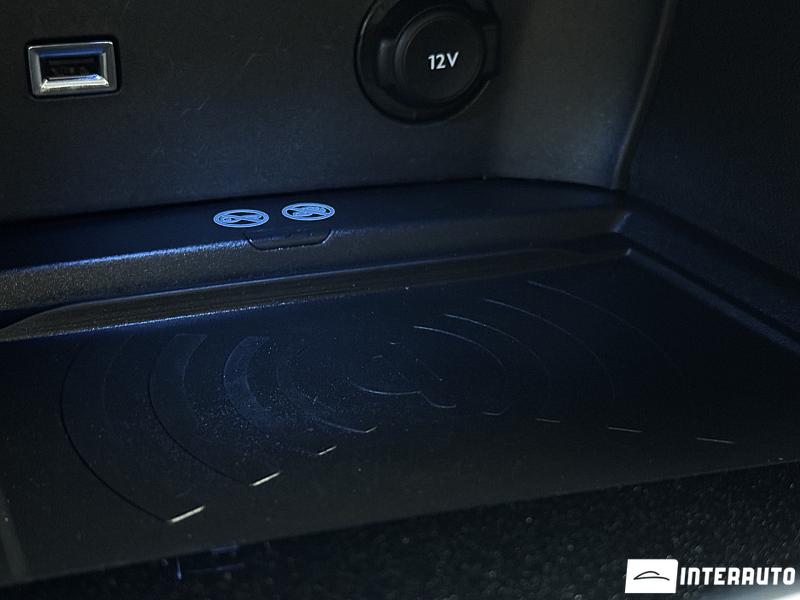 Peugeot 3008 28 automobil-interauto