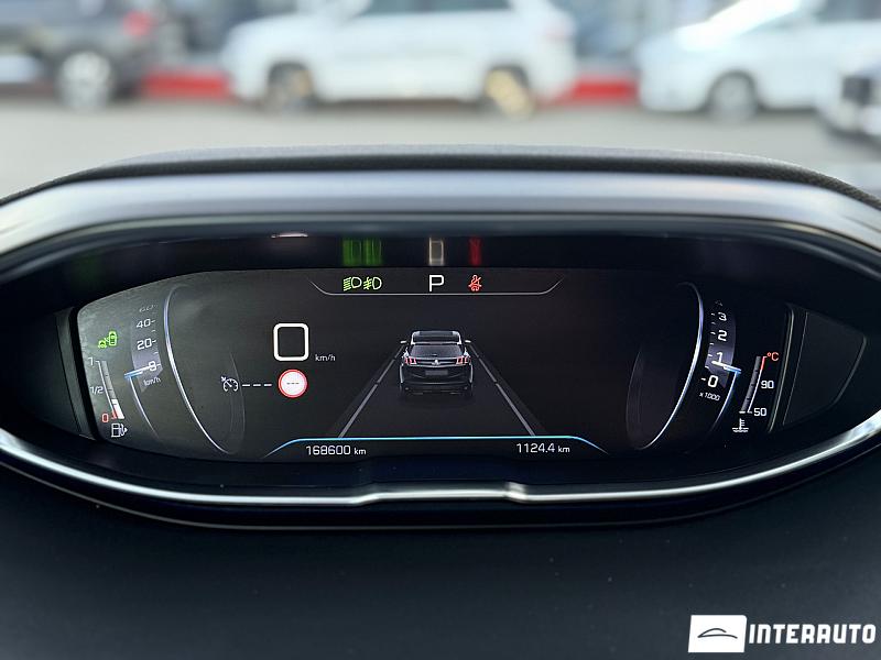 Peugeot 3008 24 automobil-interauto