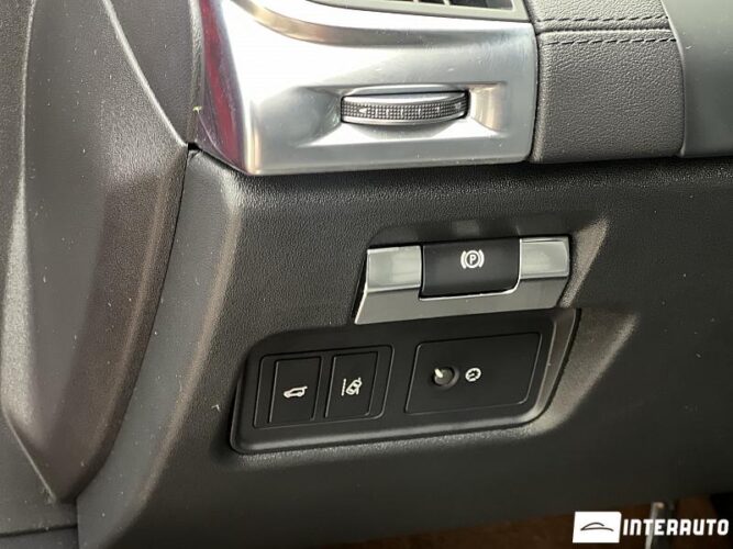 Jaguar E-Pace 47 interauto-car