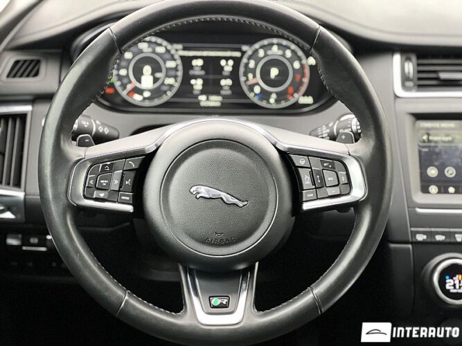 Jaguar E-Pace 46 interauto-car
