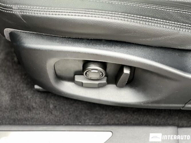 Jaguar E-Pace 57 interauto-car