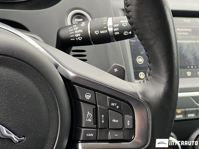 Jaguar E-Pace 49 interauto-car