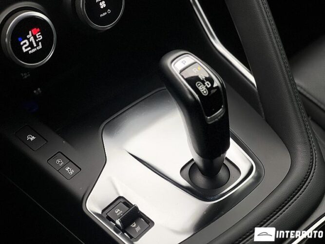 Jaguar E-Pace 54 interauto-car