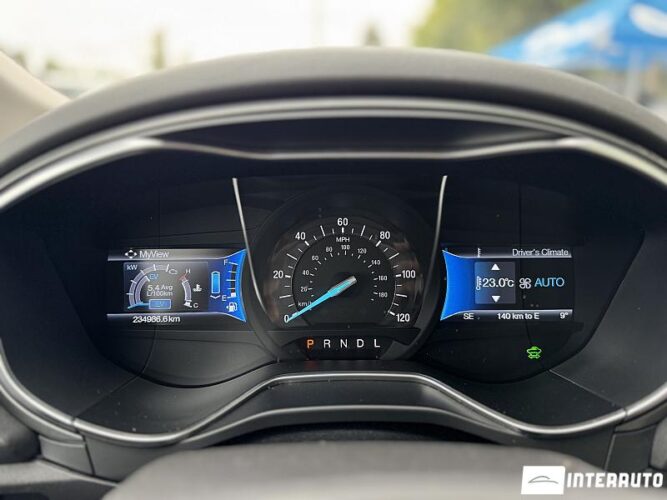 Ford Fusion 43 interauto-car