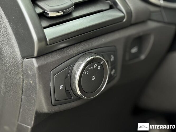 Ford Fusion 42 interauto-car