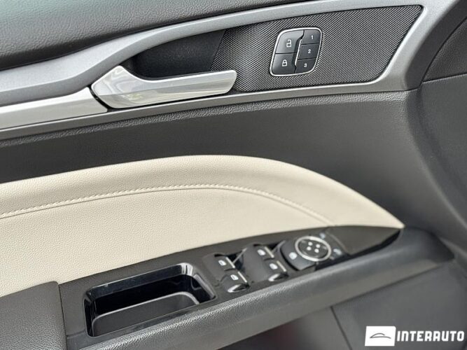 Ford Fusion 39 interauto-car