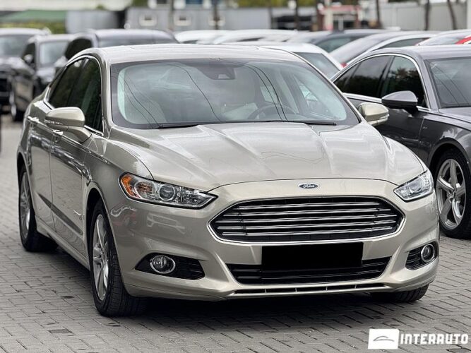 Ford Fusion 34 interauto-car