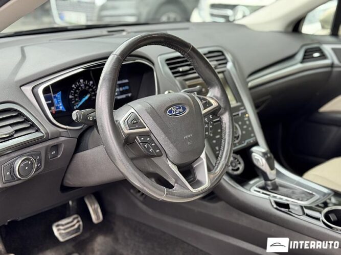 Ford Fusion 41 interauto-car