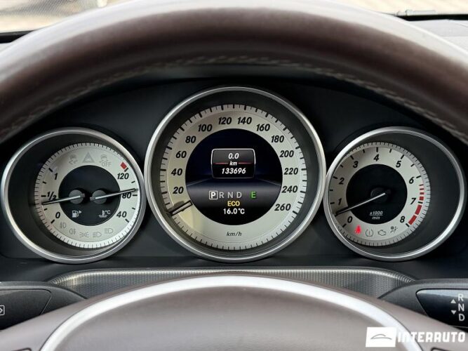 Mercedes E 400 46 interauto-car