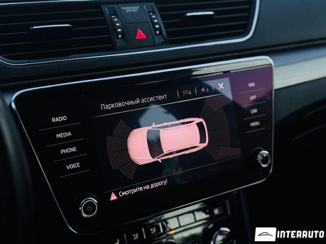 Skoda Superb 42 interauto-car