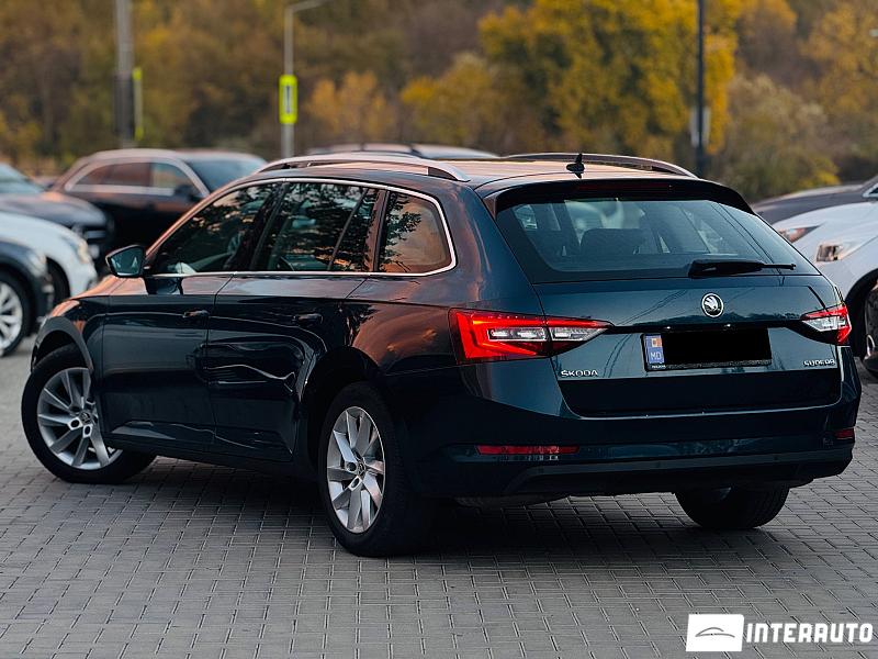 Skoda Superb 14 automobil-interauto