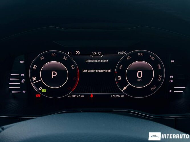 Skoda Superb 40 interauto-car